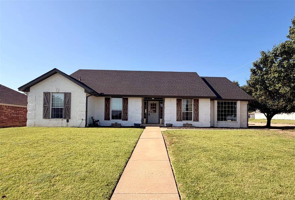 1301 Manchester DR, Shawnee, OK 74804