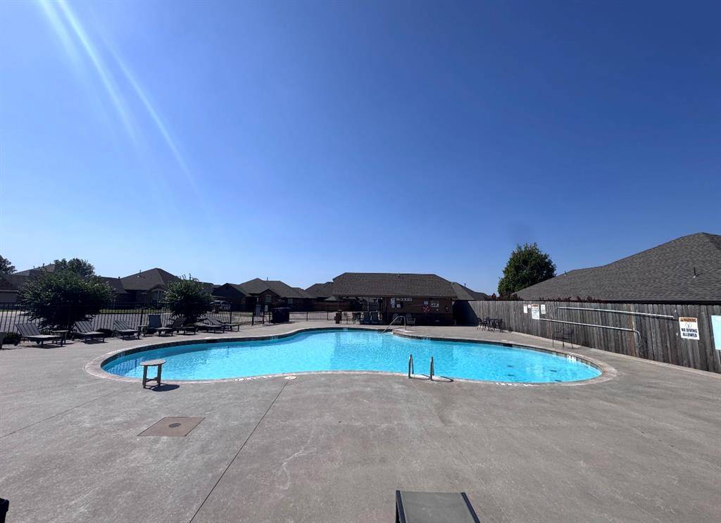 11729 SW 16th ST, Yukon, OK 73099
