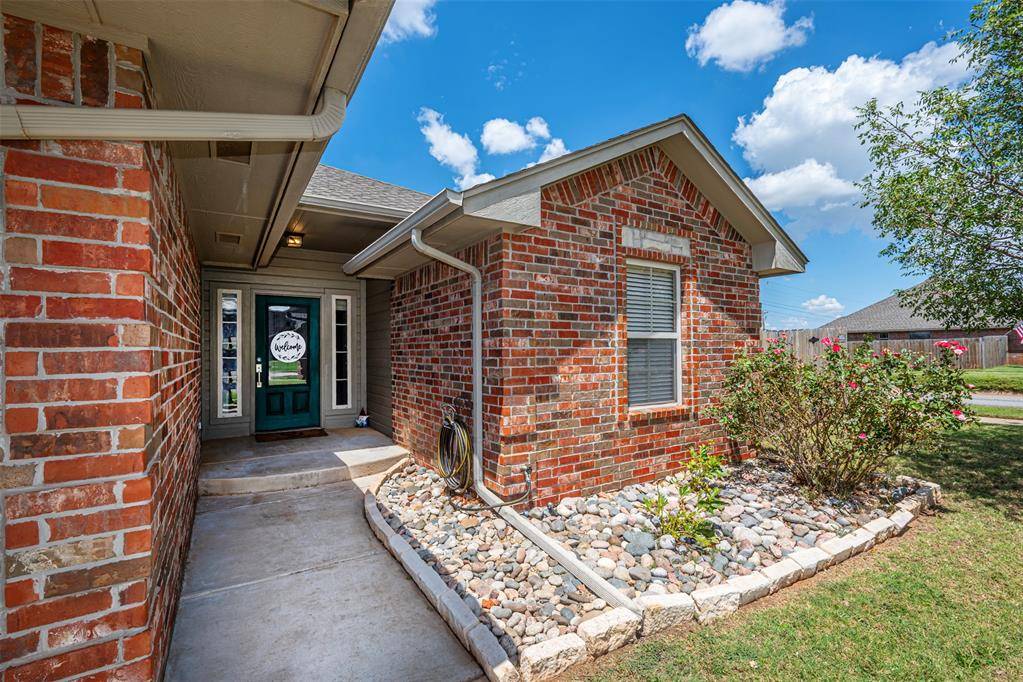 11729 SW 16th ST, Yukon, OK 73099