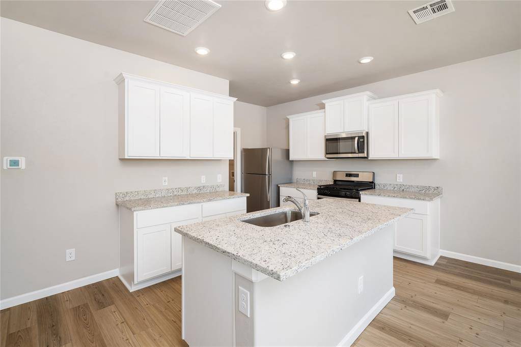1920 Redwood LN, El Reno, OK 73036