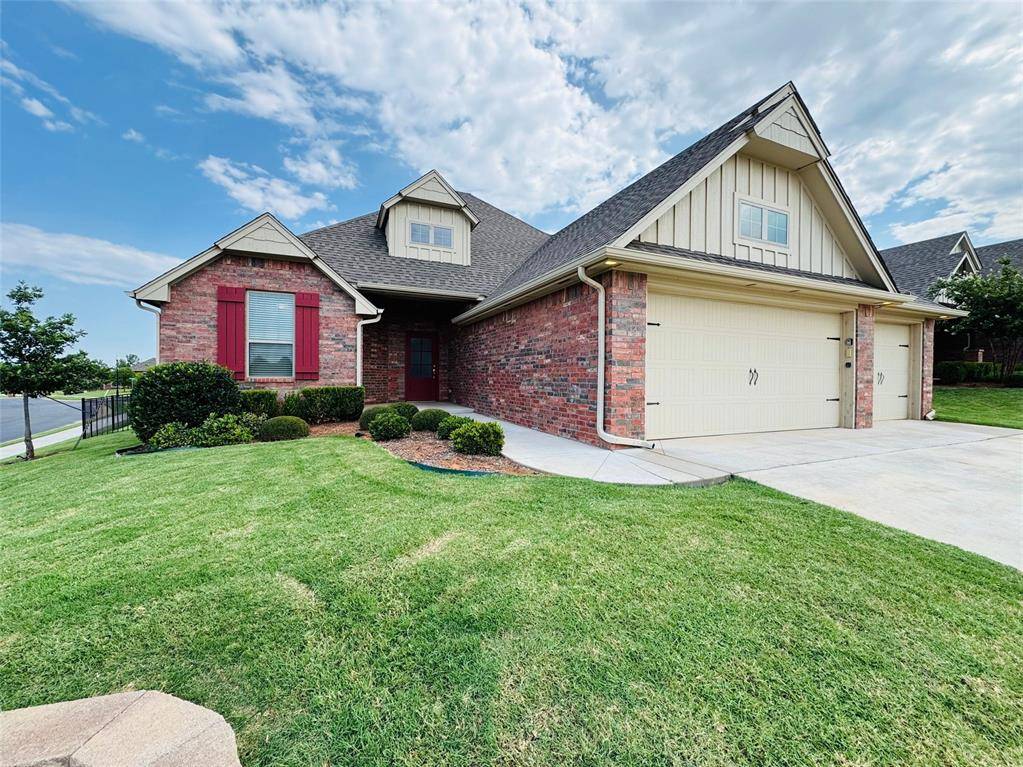 633 Texoma DR, Edmond, OK 73025