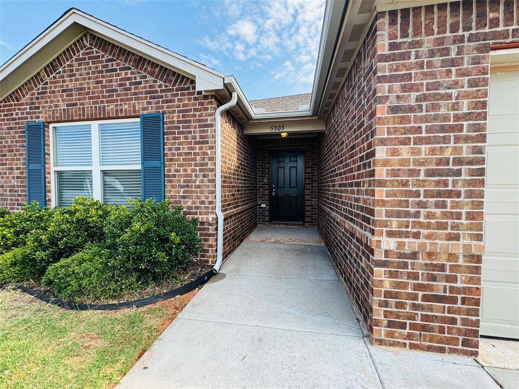 5303 Nicole DR, Tuttle, OK 73089