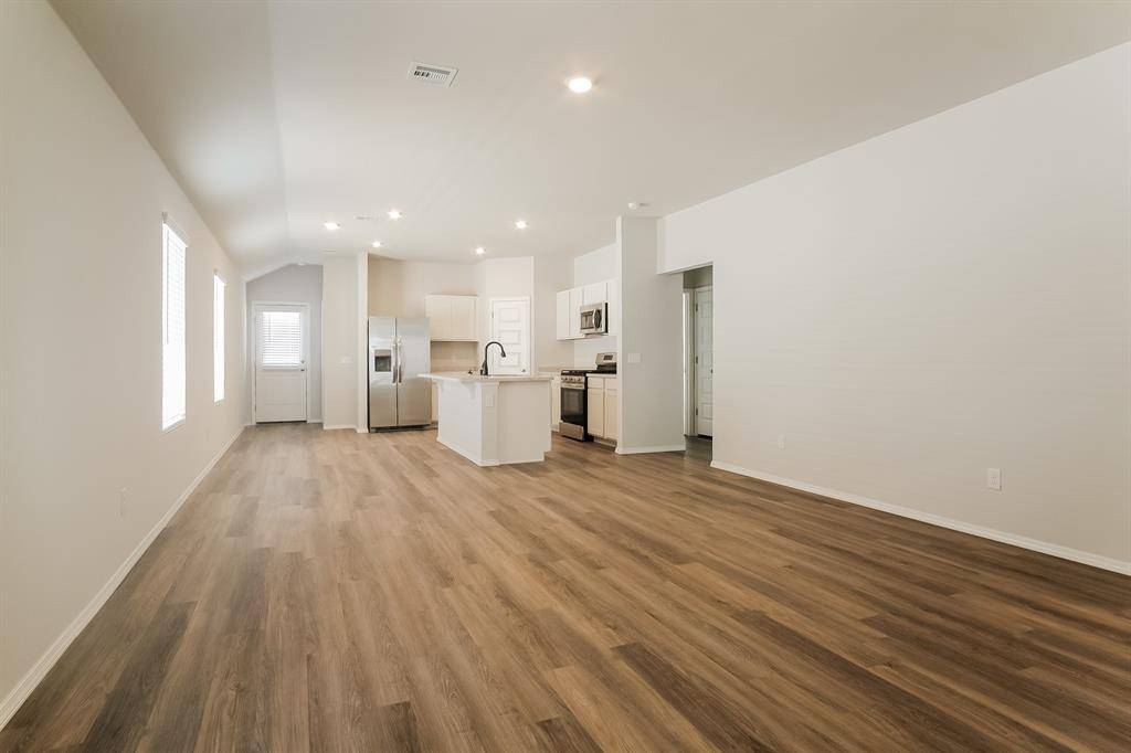 1212 Guthrie Farms BLVD, Guthrie, OK 73044