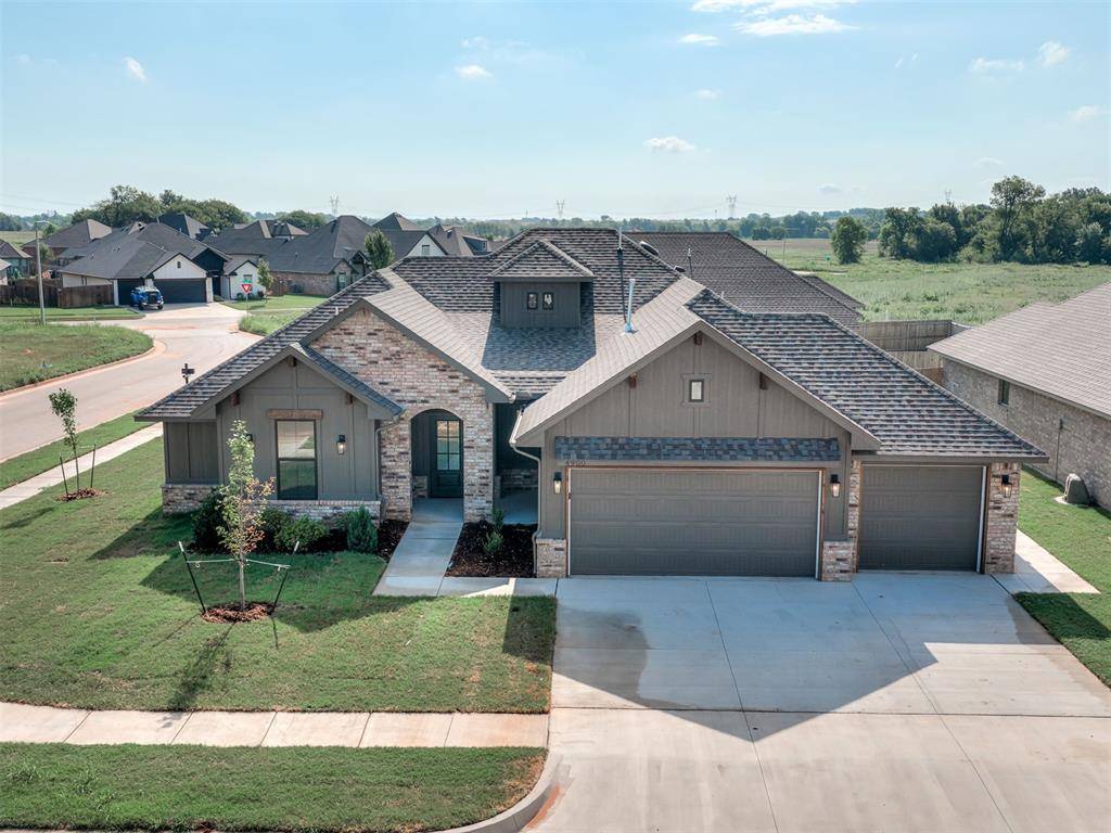 4900 Vine Cliff RD, Mustang, OK 73064
