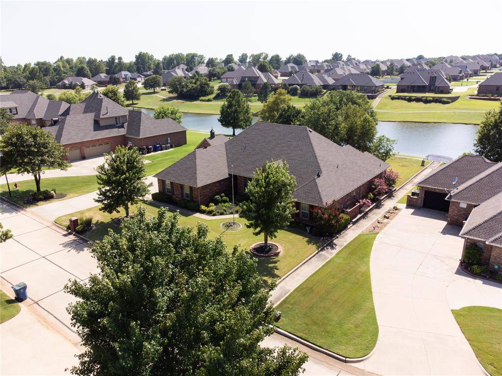 2555 Cross Cut LN, Choctaw, OK 73020