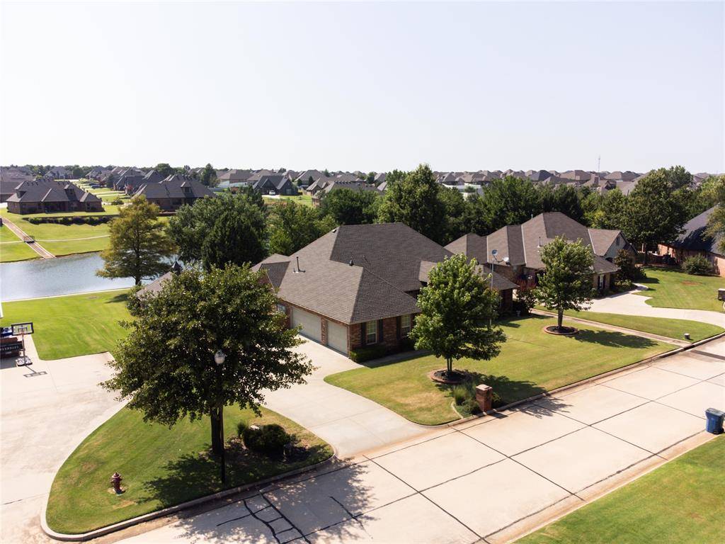 2555 Cross Cut LN, Choctaw, OK 73020