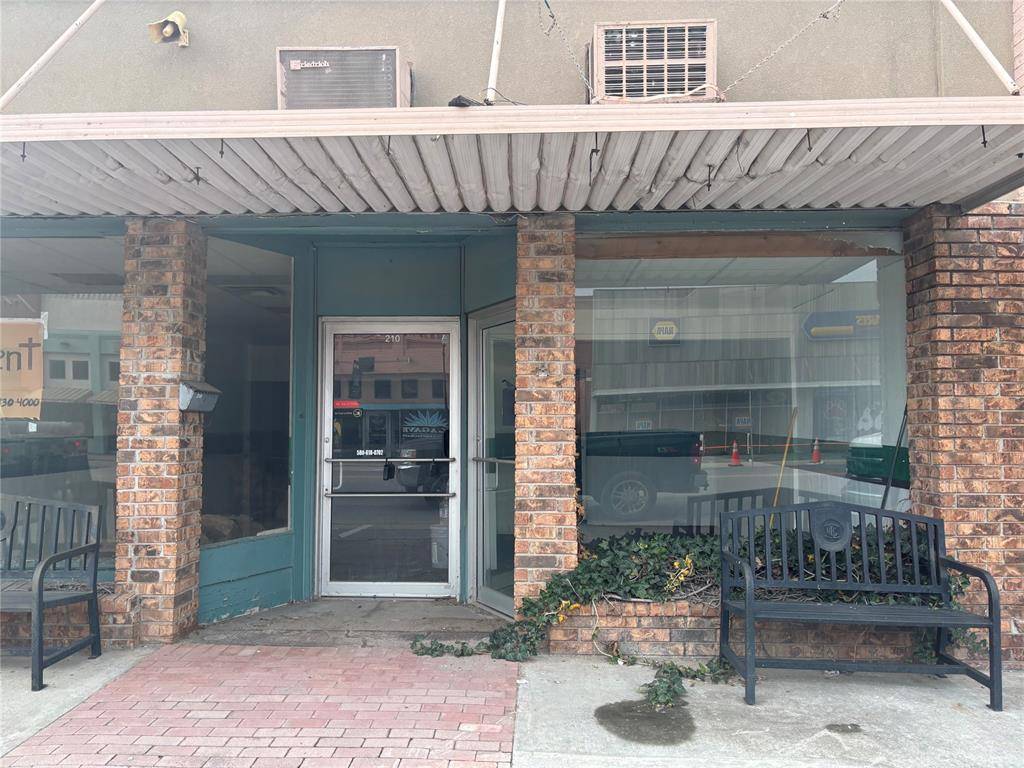 210 E Main ST, Davis, OK 73030