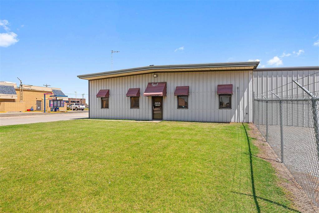 1510 Amity LN, El Reno, OK 73036