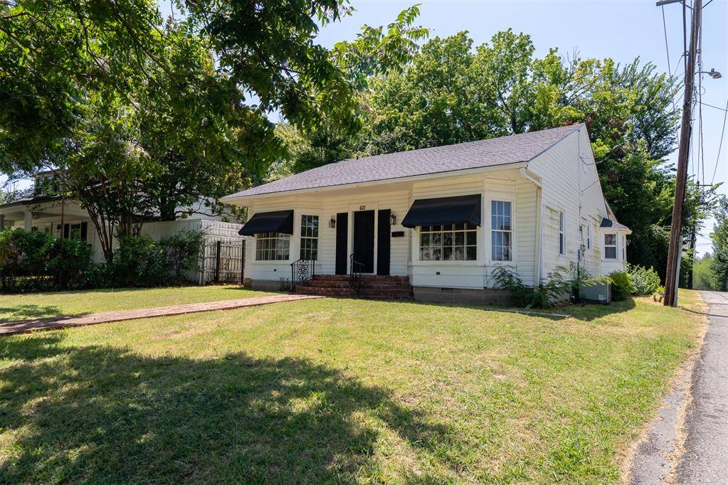 621 S Broadway AVE, Ada, OK 74820