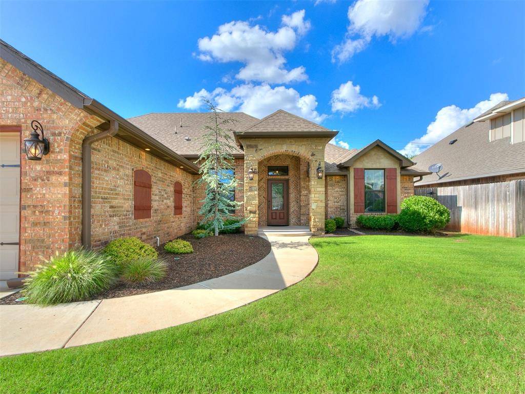 12105 SW 45th TER, Mustang, OK 73064