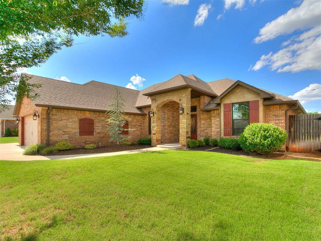 12105 SW 45th TER, Mustang, OK 73064