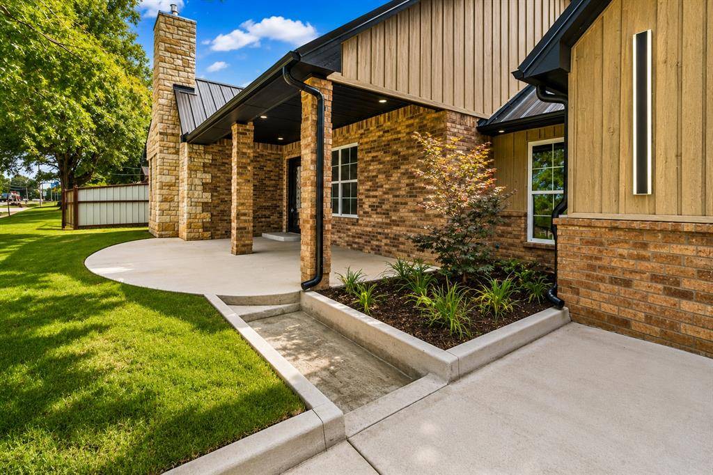 2925 N Choctaw RD, Choctaw, OK 73020