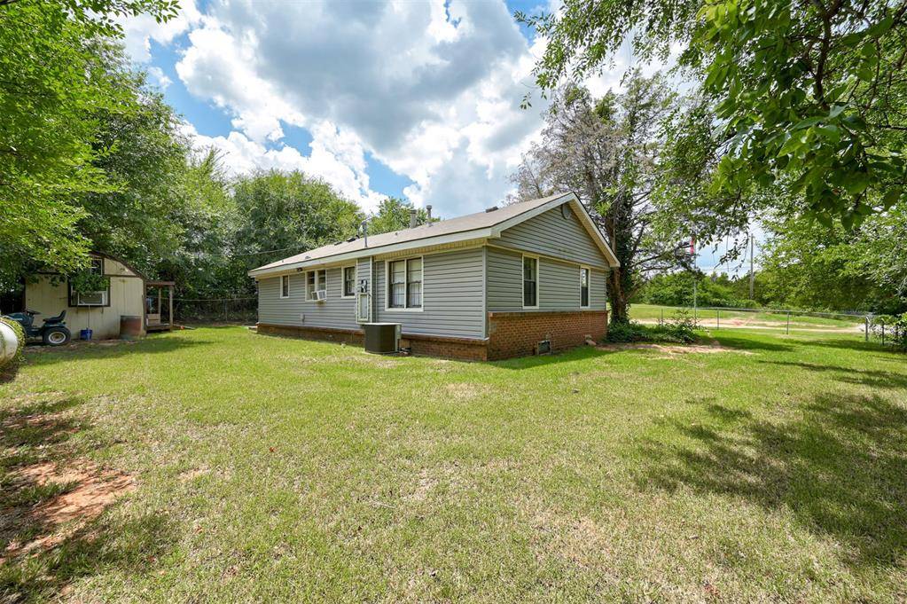 13050 S Pine ST, Edmond, OK 73034