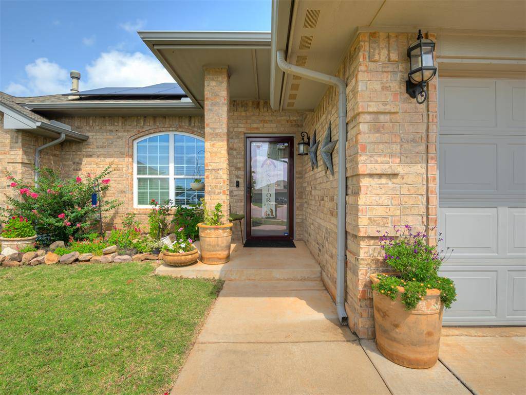 2108 Manderly CT, Norman, OK 73026