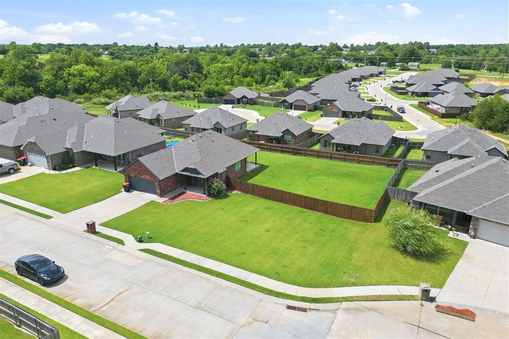 20559 Creekside DR, Harrah, OK 73045