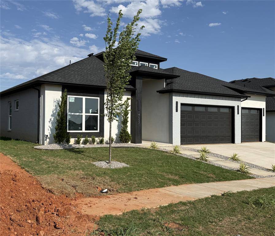 14537 Astor LN, Yukon, OK 73099