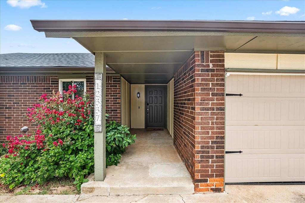 12337 Rockgate DR, Yukon, OK 73099