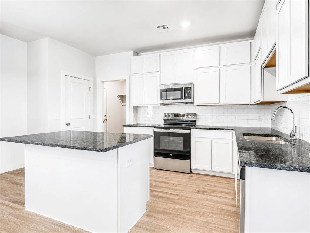 5631 Grassland DR, Guthrie, OK 73044