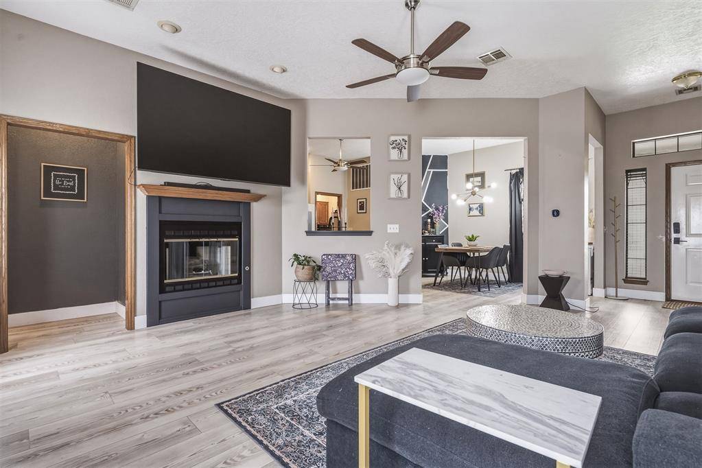 310 Shale Crest, Clinton, OK 73601