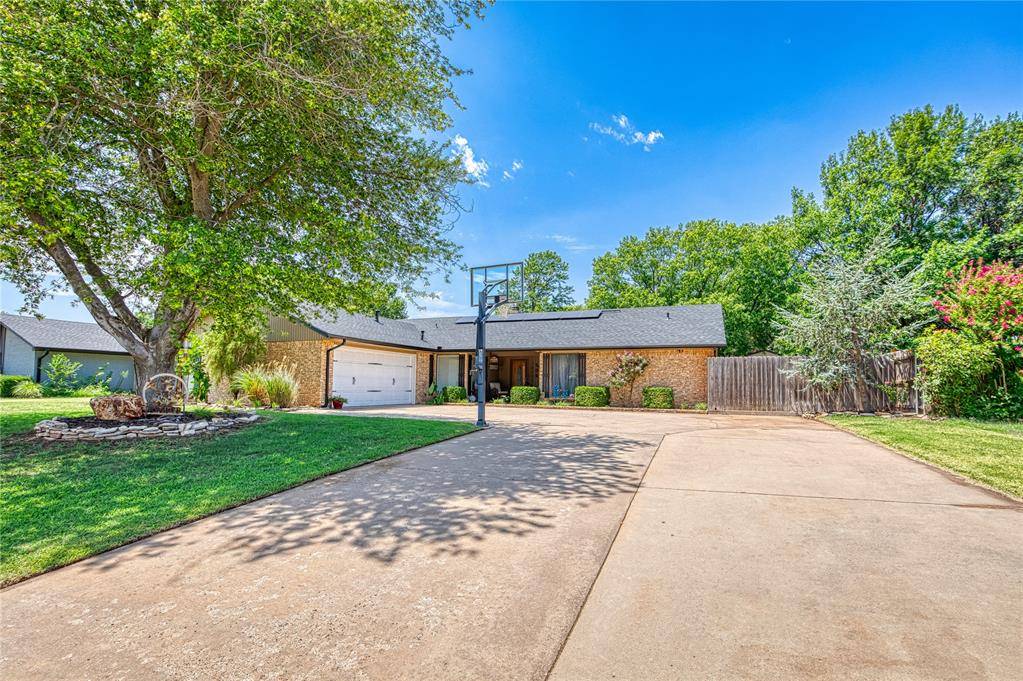909 Jami LN, Elk City, OK 73644