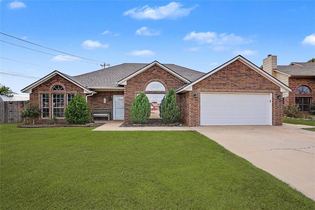 904 N Towne CIR, Altus, OK 73521