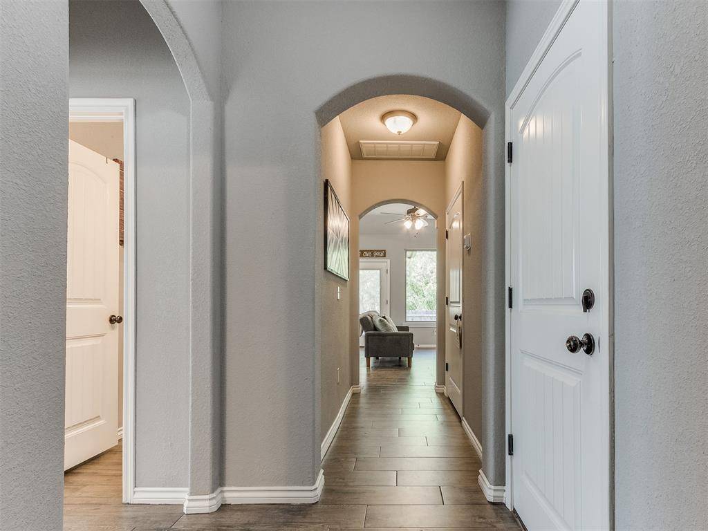 20627 Santa Fe AVE, Harrah, OK 73045