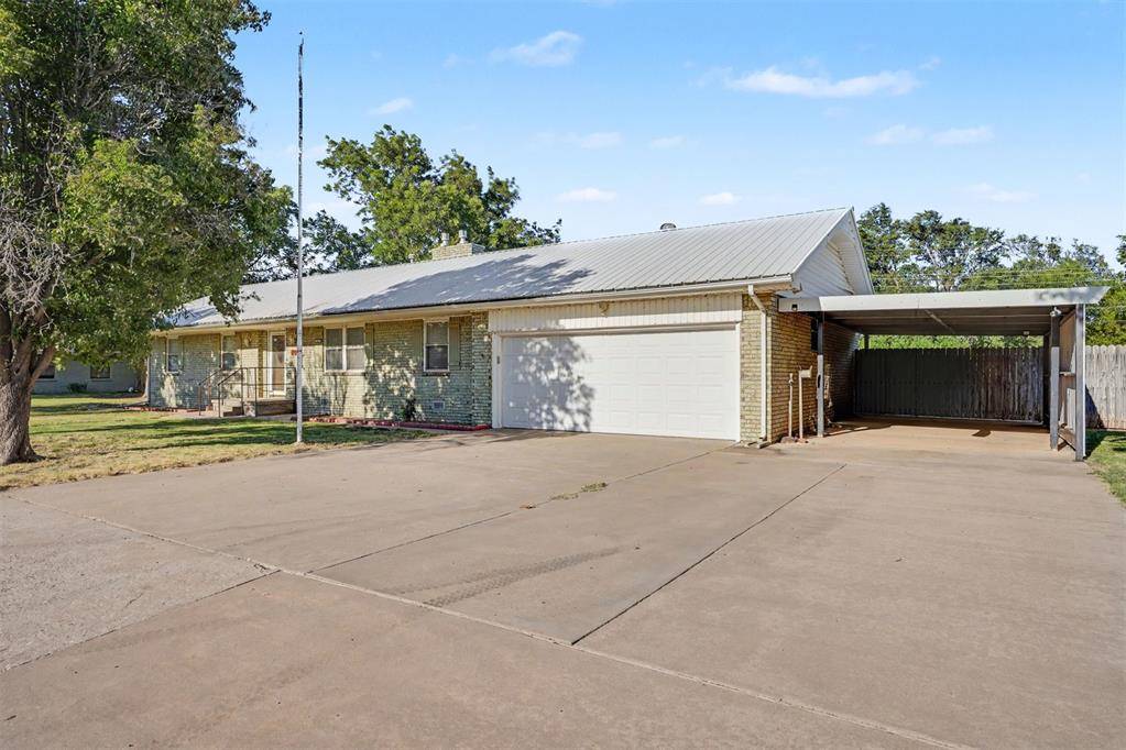 992 Hughes DR, Blair, OK 73526