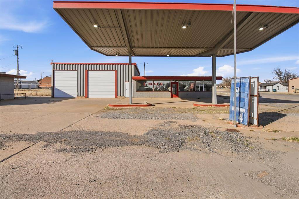 101 W 11th ST, Hobart, OK 73651