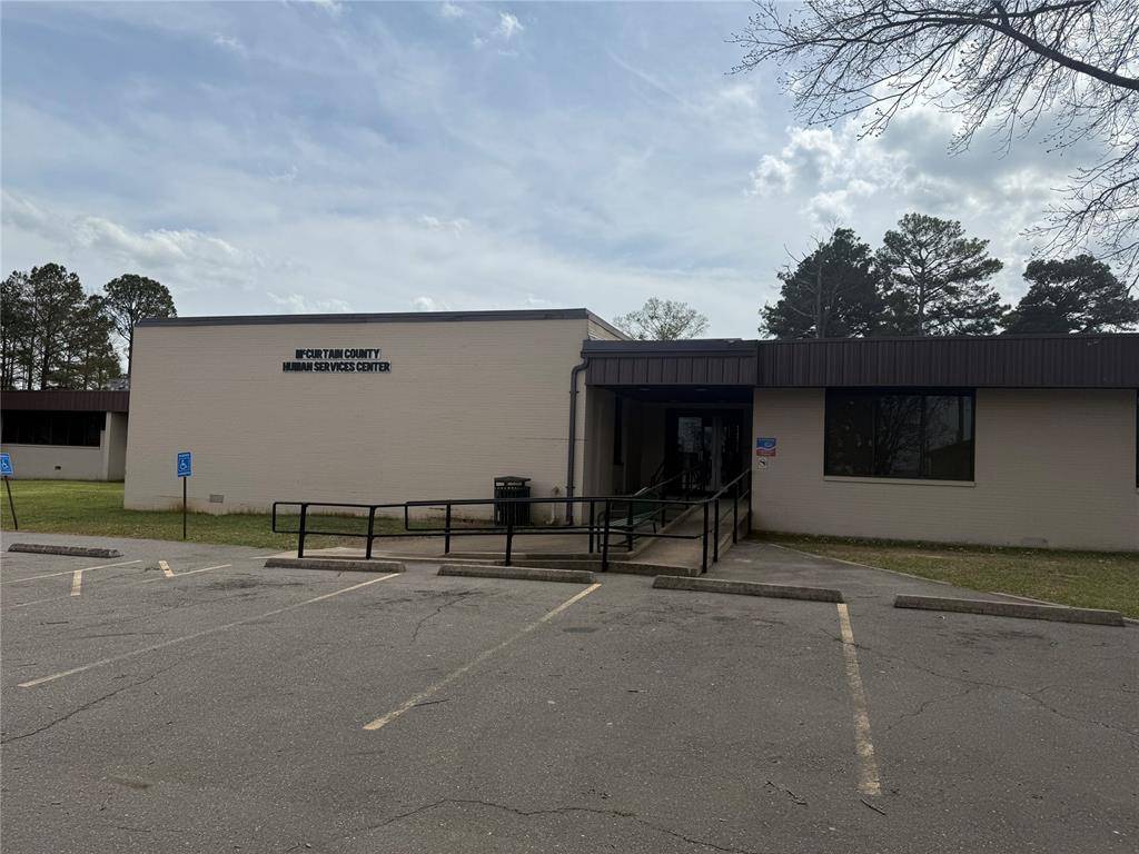 1300 SE Adams ST, Idabel, OK 74745