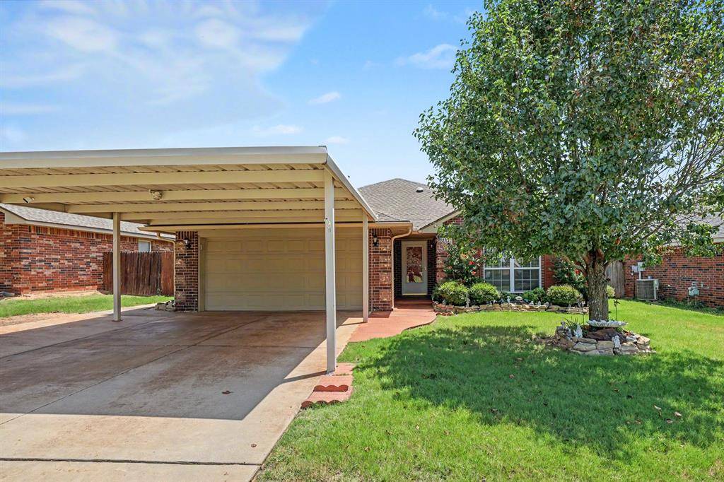 2332 Fruitful DR, Midwest City, OK 73130
