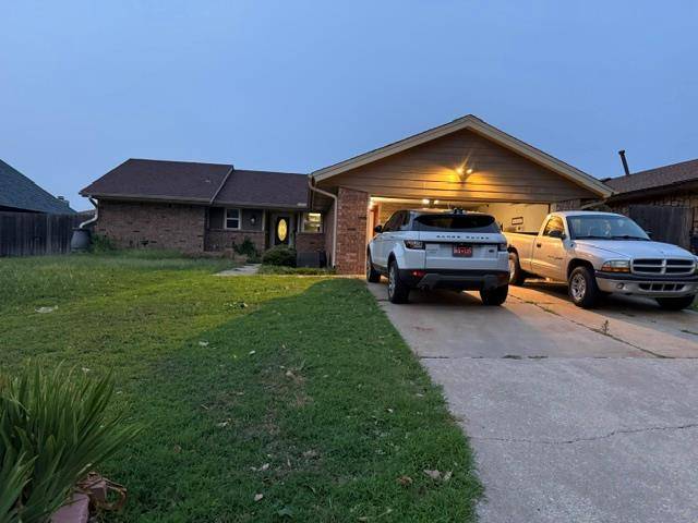 10108 Bison CIR, Yukon, OK 73099