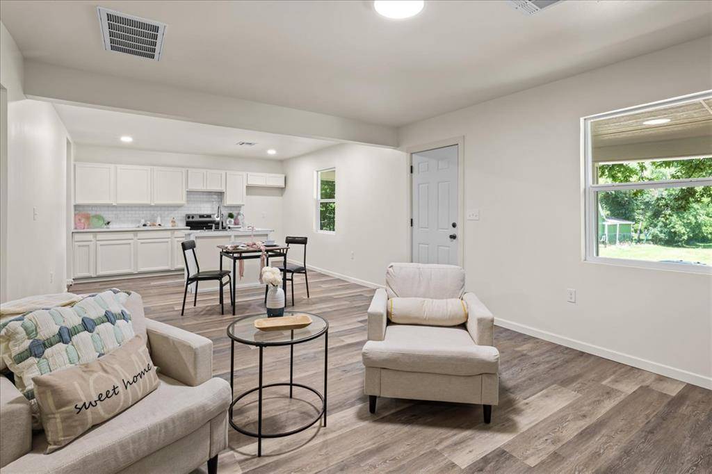 917 W Colorado AVE, Chickasha, OK 73018
