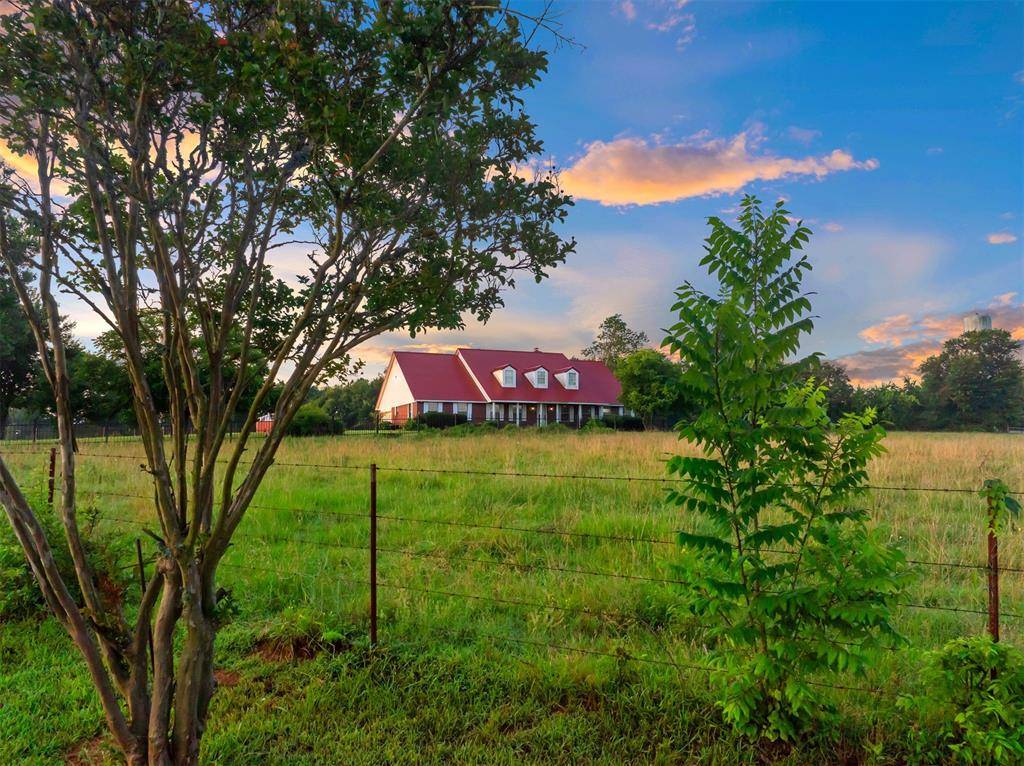 830 N Denison RD, Idabel, OK 74745