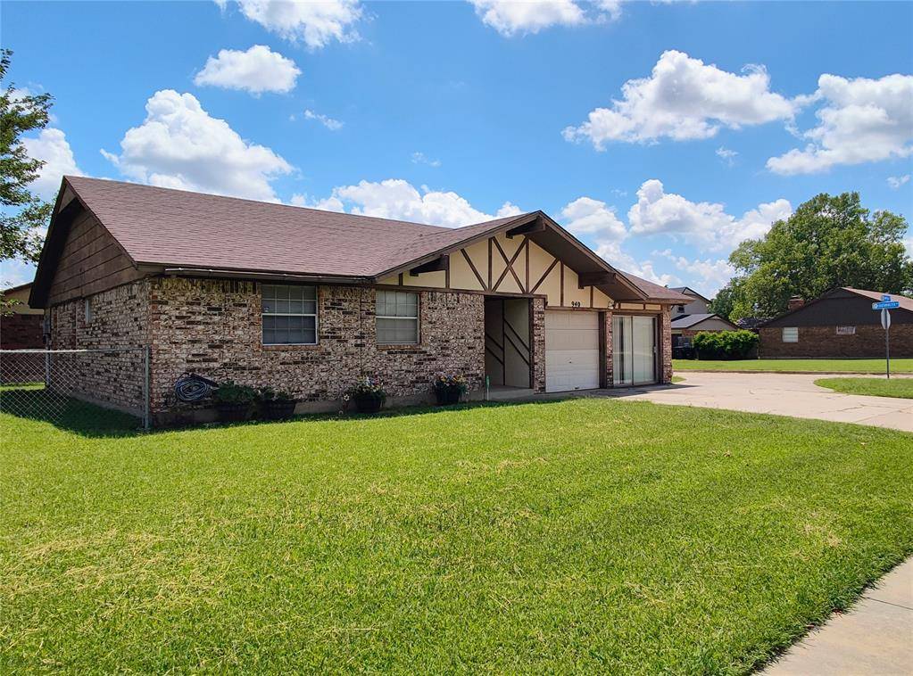 940 NW 12th ST, Moore, OK 73160
