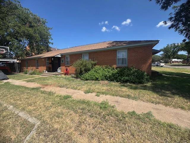 111 E Locust AVE, Sayre, OK 73662