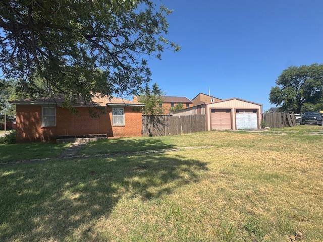 111 E Locust AVE, Sayre, OK 73662