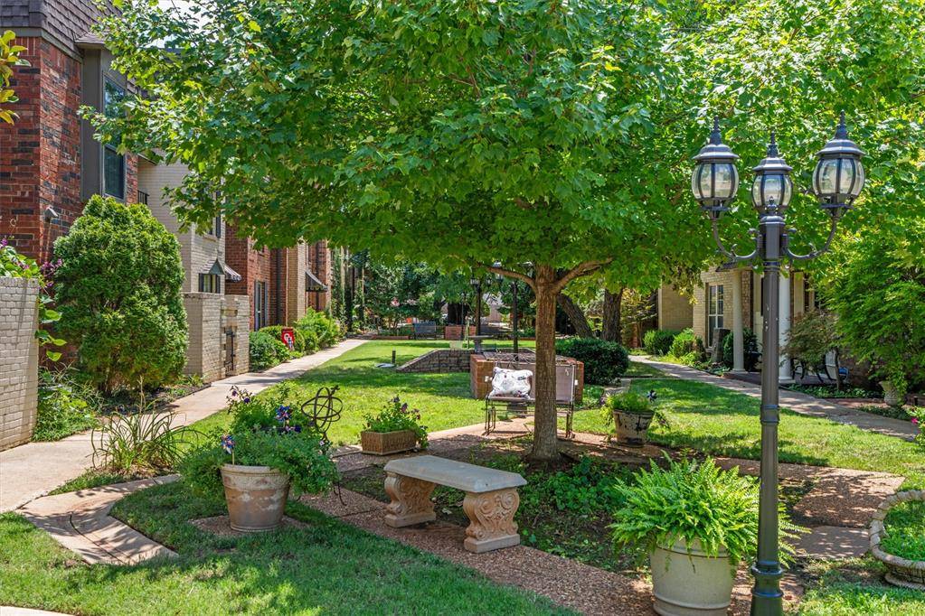 7811 Old Hickory LN, Oklahoma City, OK 73116