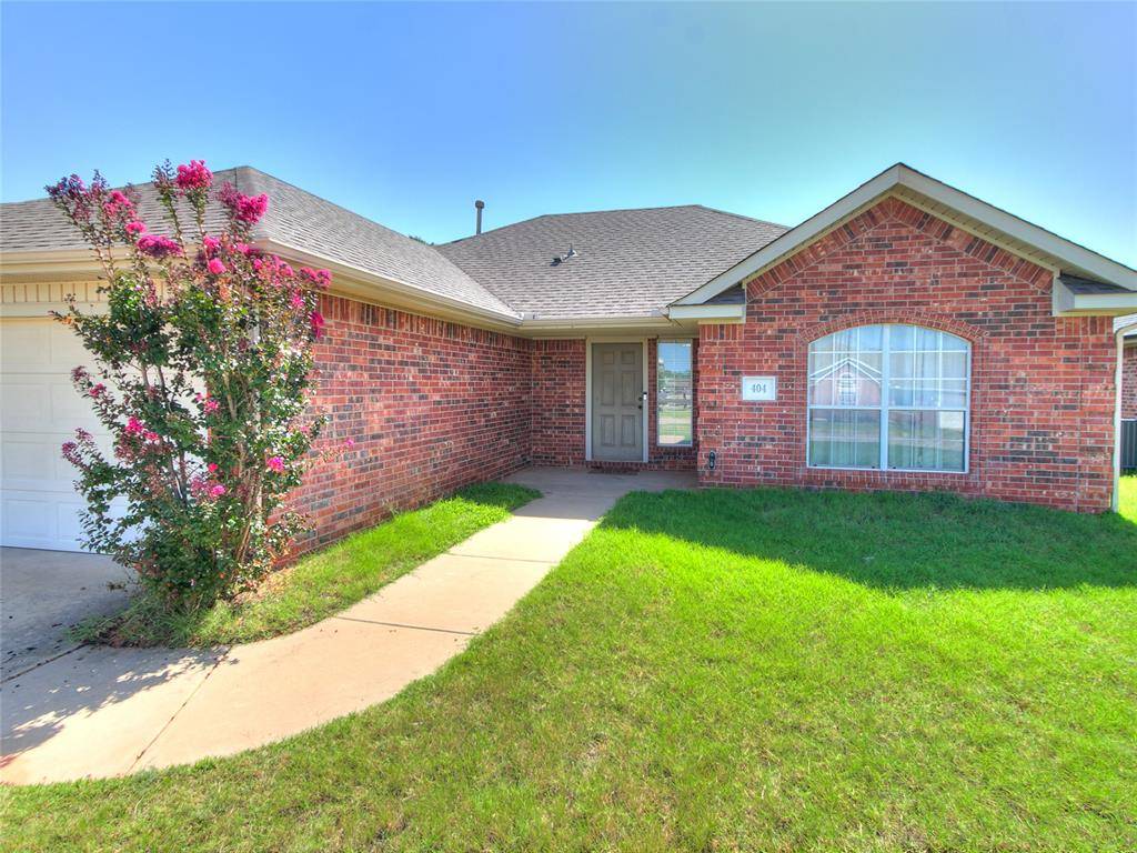 404 S Castle Ridge LN, Mustang, OK 73064