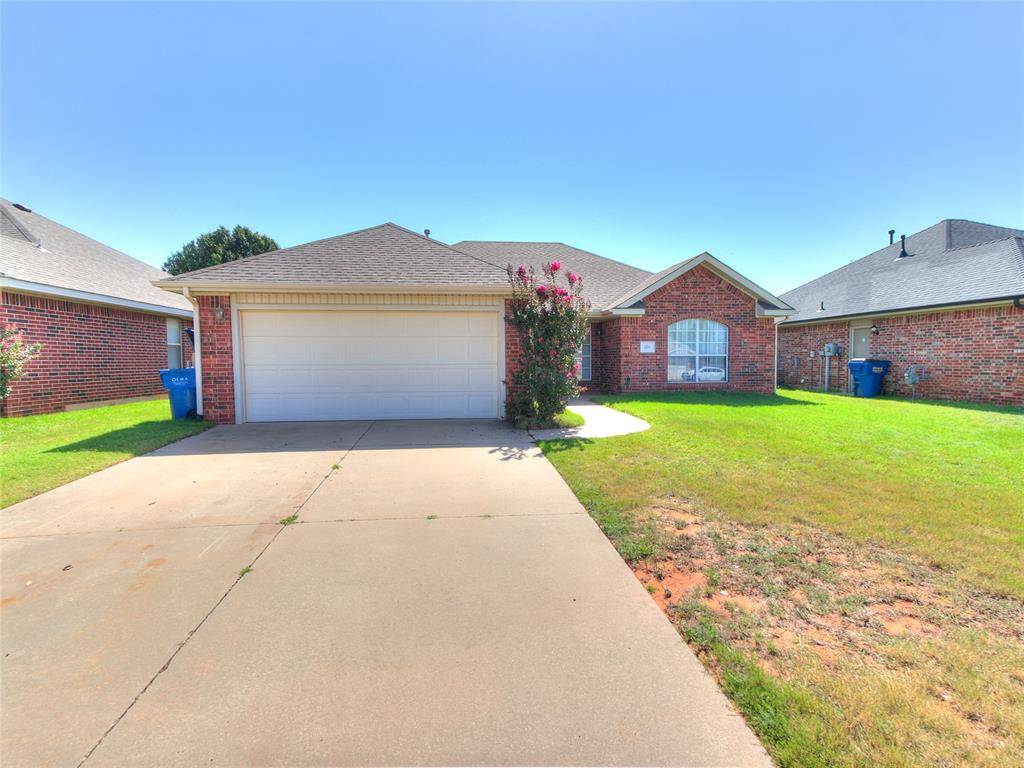 404 S Castle Ridge LN, Mustang, OK 73064