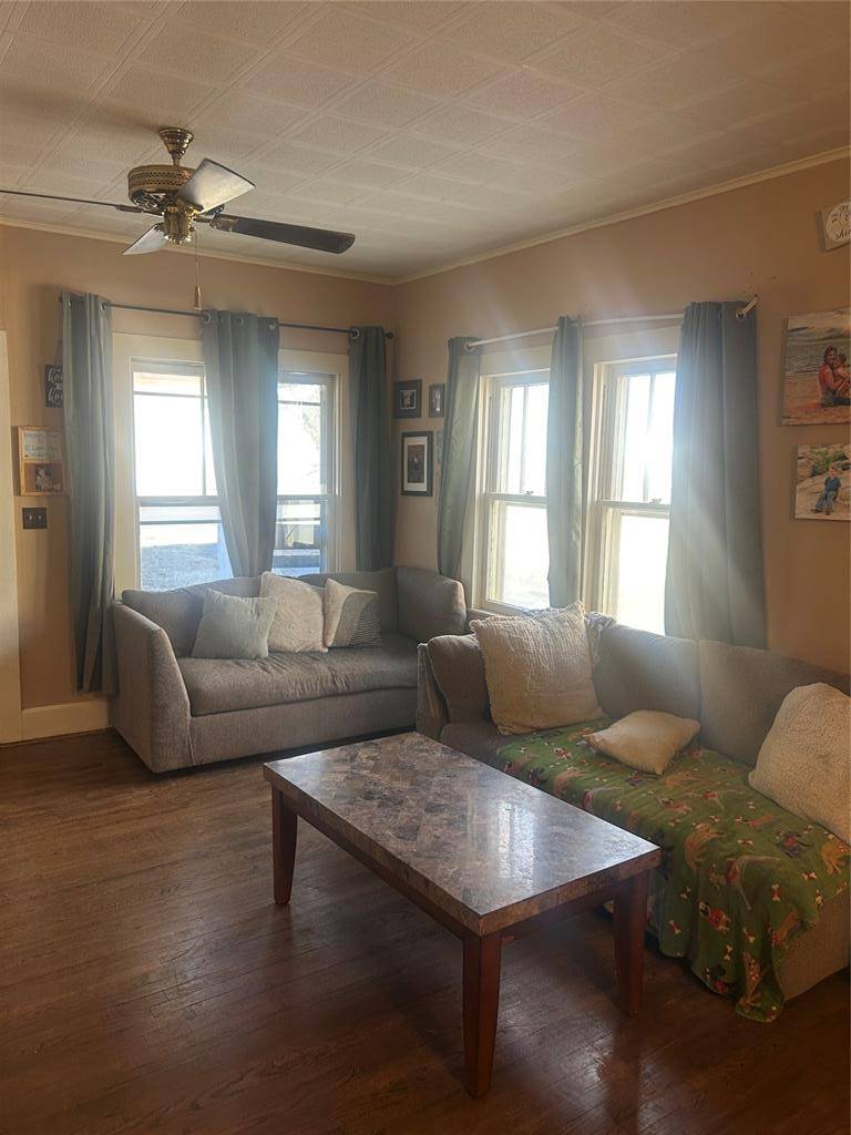 518 S Penn AVE, Mangum, OK 73554