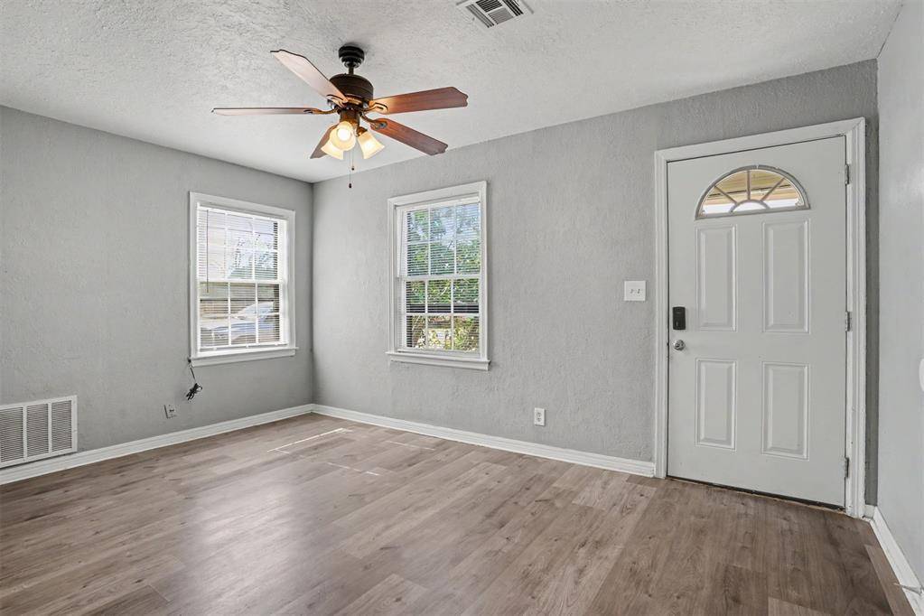 1016 E Liveoak ST, Altus, OK 73521