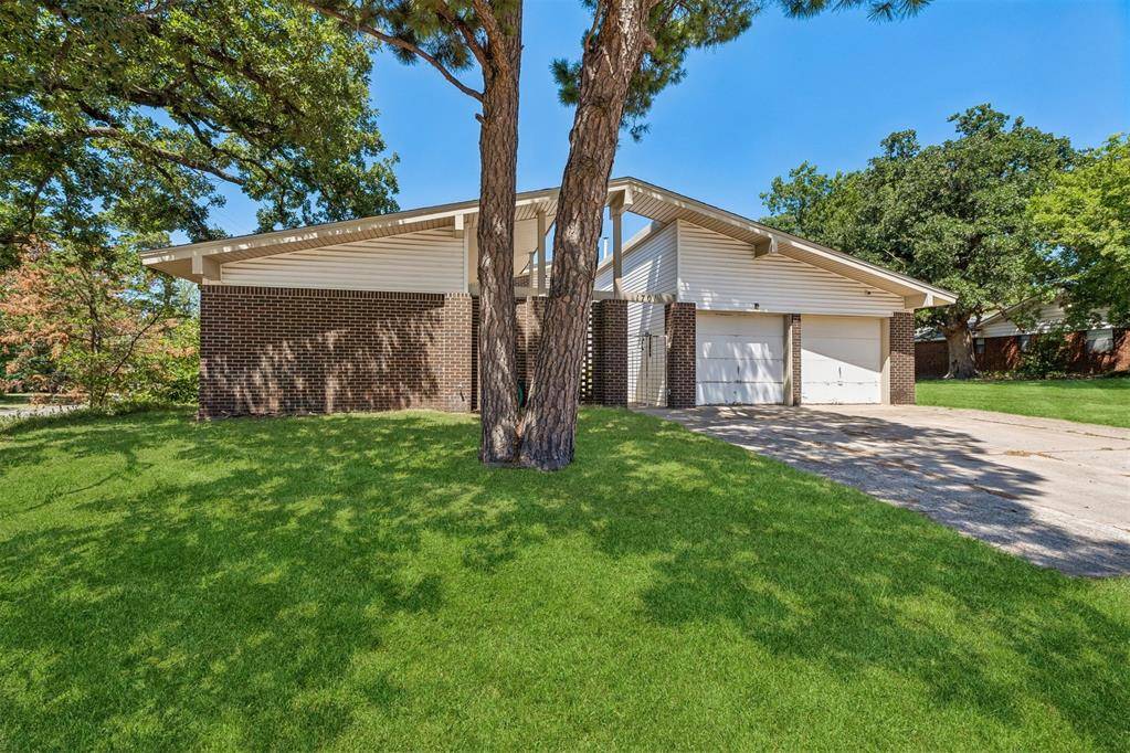 1701 Rolling Ridge, Bethany, OK 73008