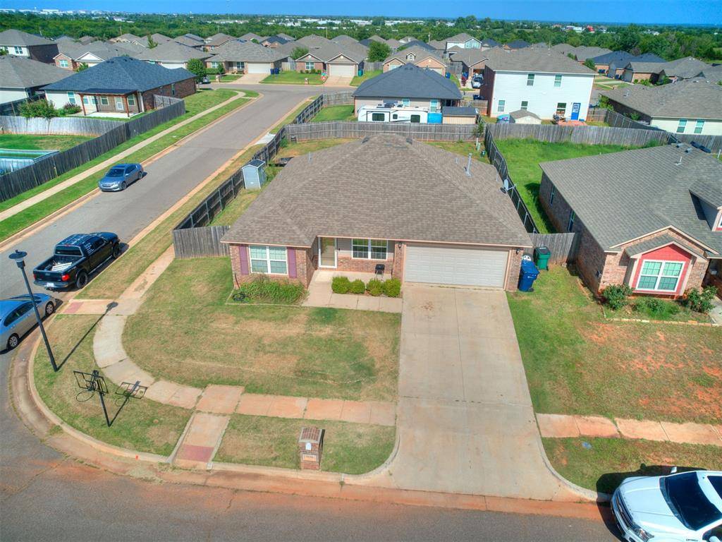 9636 Emilie Grace LN, Moore, OK 73160