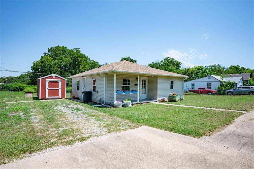211 2nd ST, Stroud, OK 74079