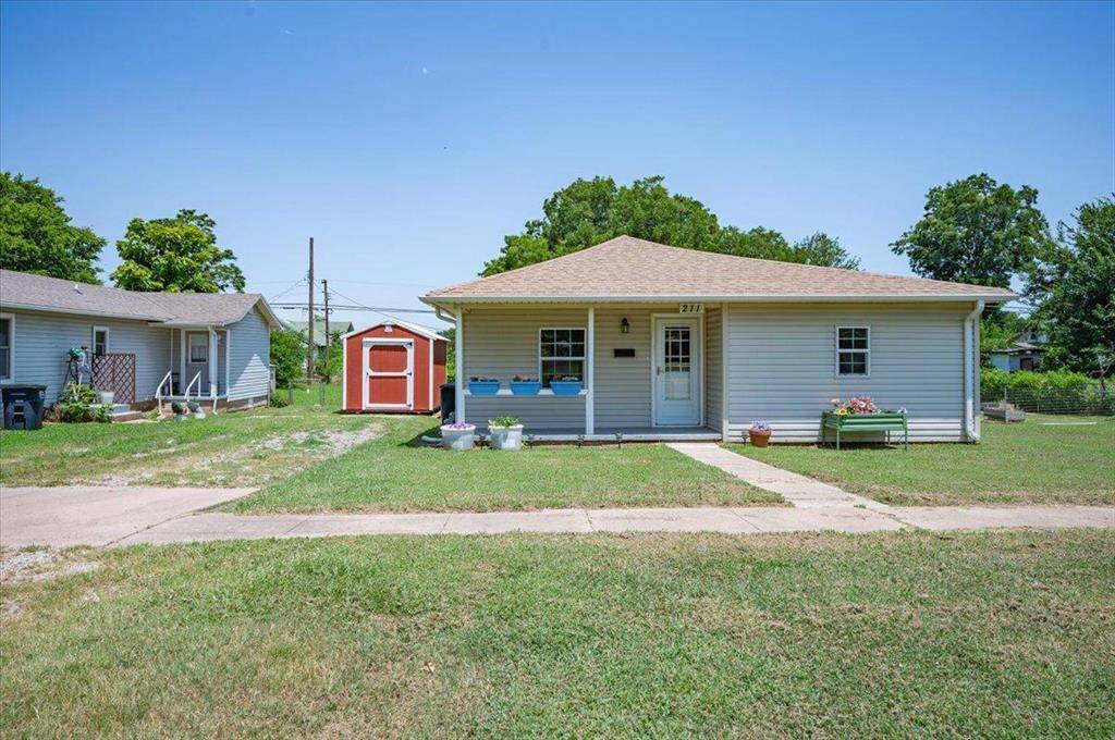 211 2nd ST, Stroud, OK 74079