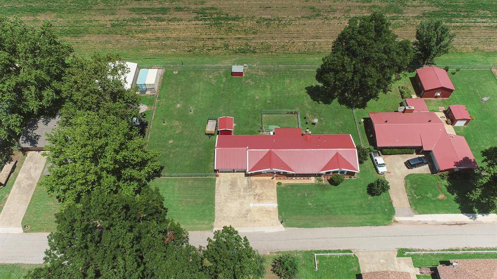 804 North ST, Maysville, OK 73057