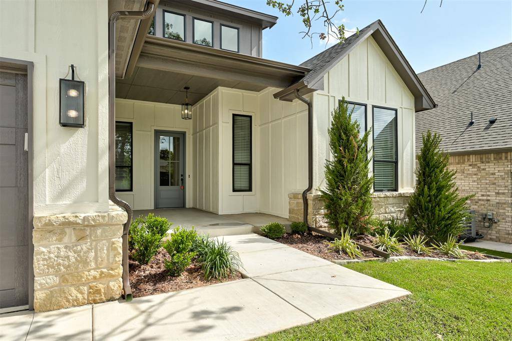 3349 Bourgogne ST, Edmond, OK 73034