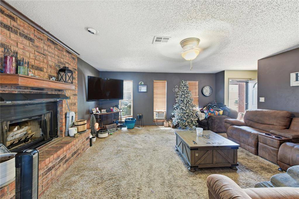 2058 W 7th PL, Elk City, OK 73644