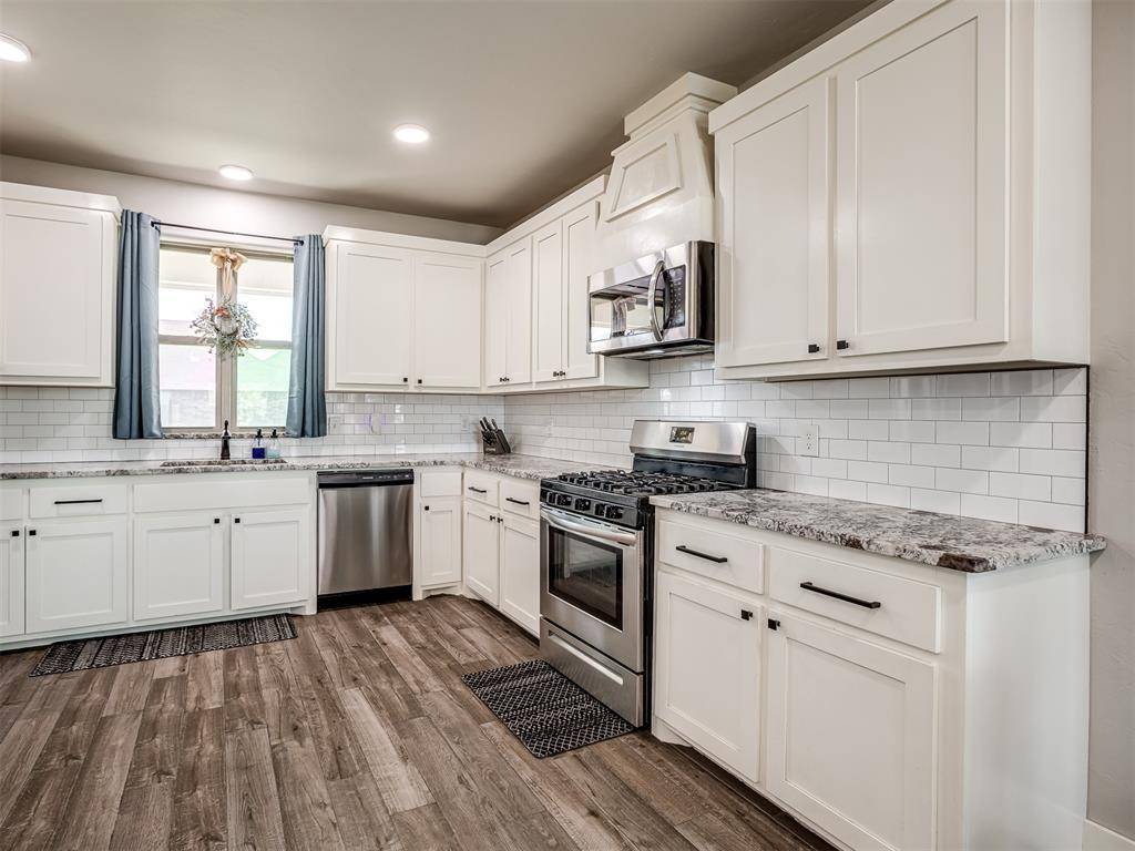 1216 N Taylor WAY, Mustang, OK 73064