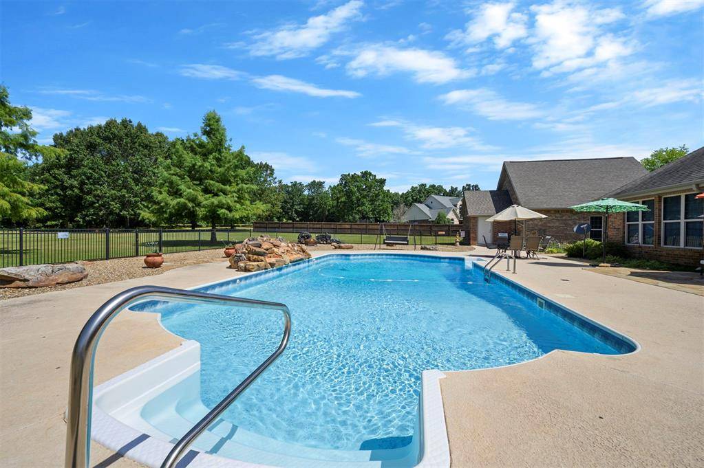 803 Oak Brook DR, Idabel, OK 74745